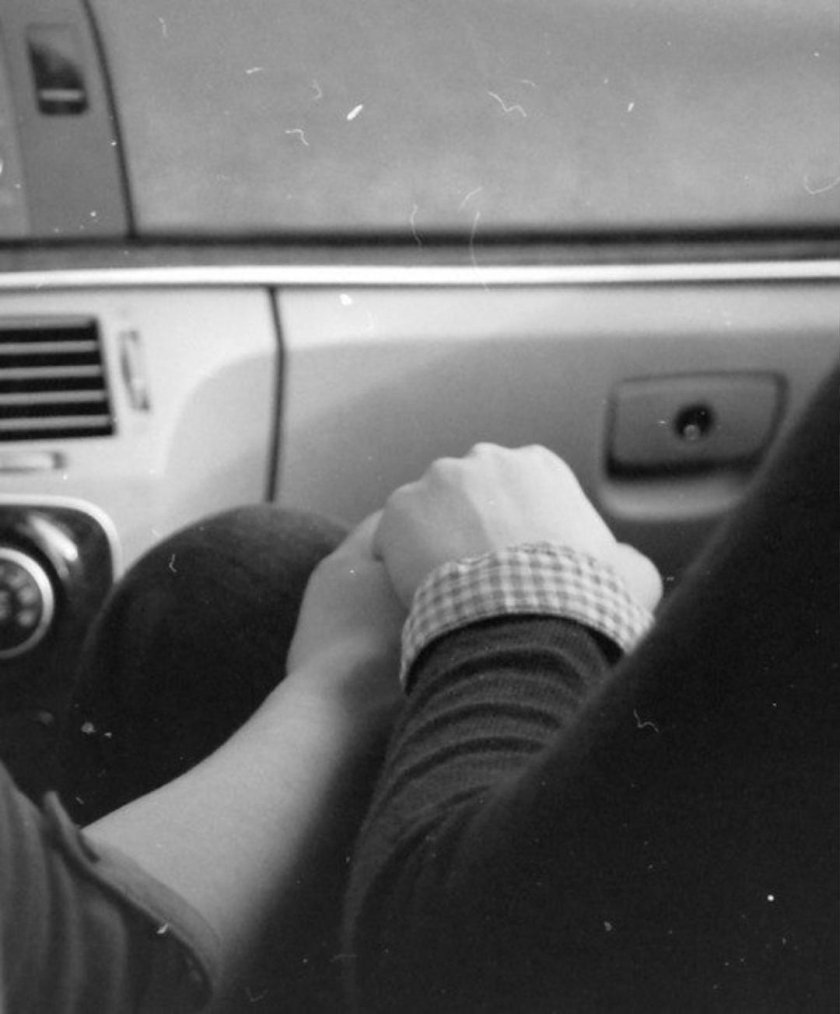 Руки в машине