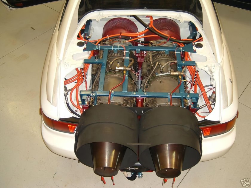 Автомобиль с турбореактивным двигателем