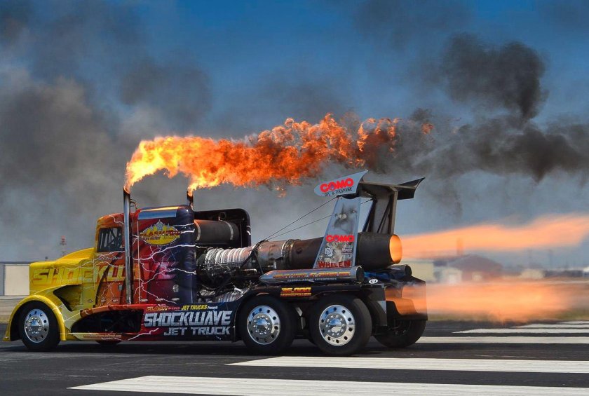 Реактивный грузовик shockwave