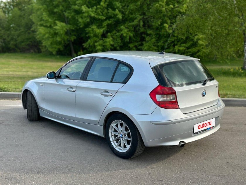 Серебристая бмв