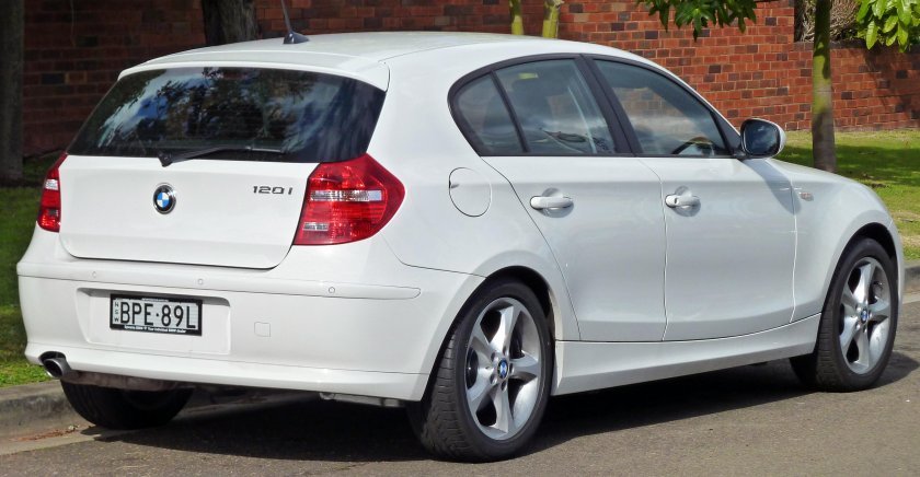 BMW 120i e87