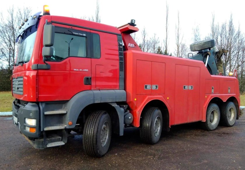 Грузовой эвакуатор Вольво 8*8