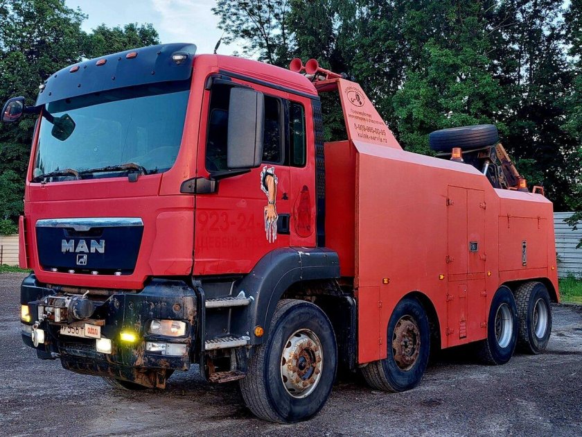 Эвакуаторы красные