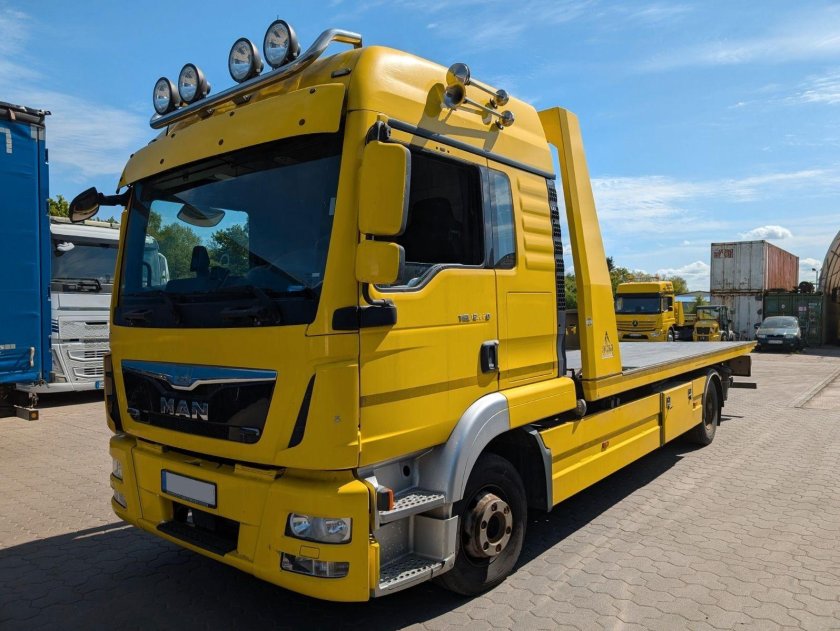 Эвакуатор грузовой