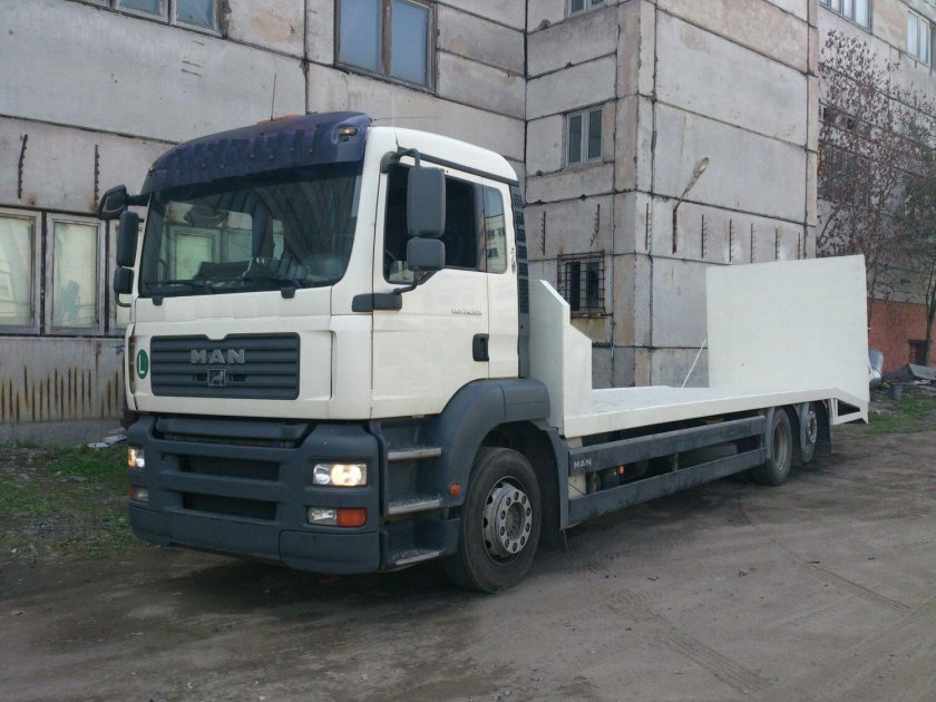 Низкорамный эвакуатор Вольво 20 тонн