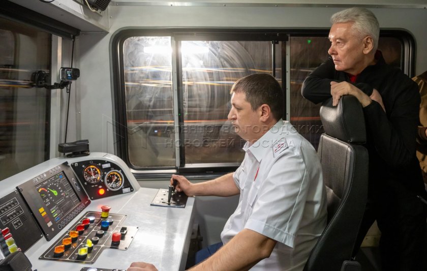 Машинист метро москва