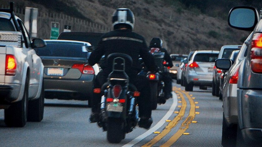 Мотоцикл в междурядье