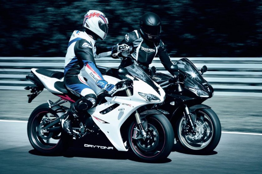 Triumph Daytona 675 байкер