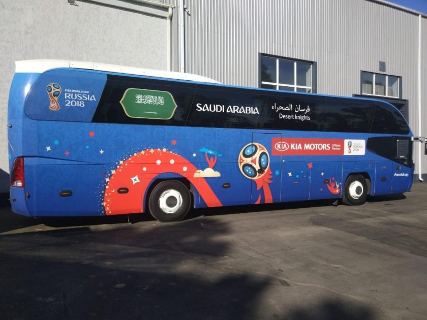 Автобус с футболистами