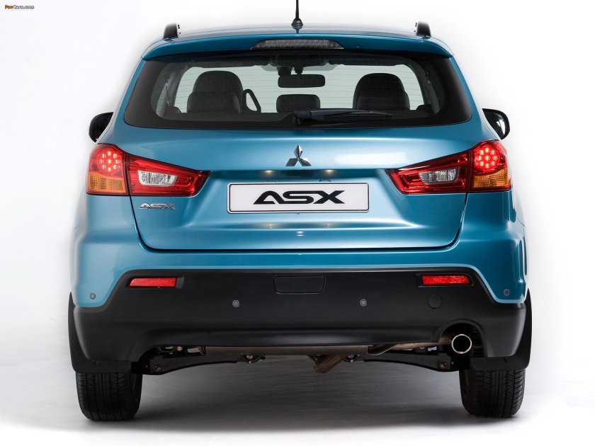 Митсубиси АСХ сзади