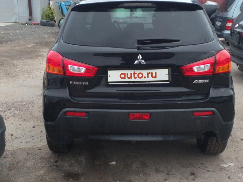 Mitsubishi ASX 2011 сзади