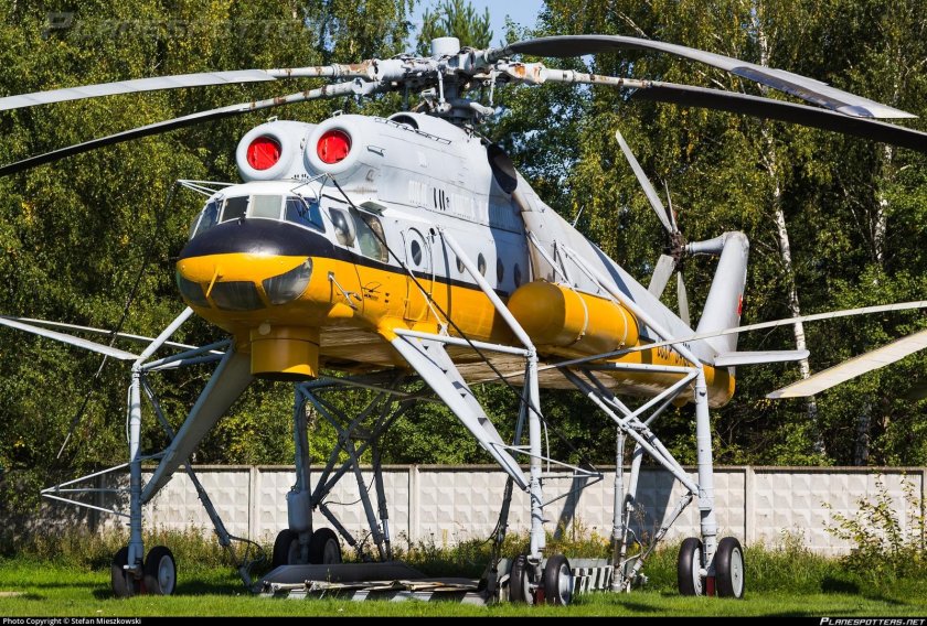 Вертолет ми-10 в Монино