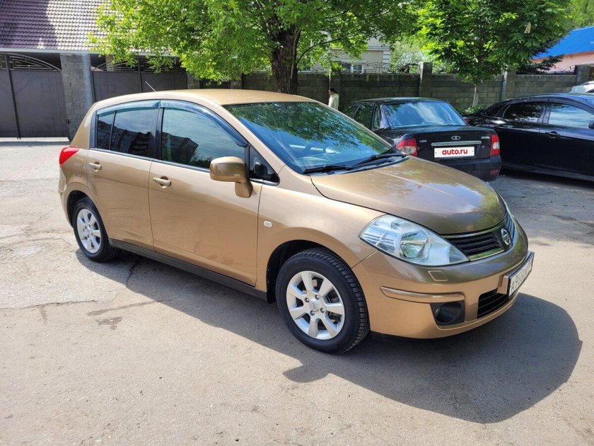 Ниссан тиида 2008 золотистая