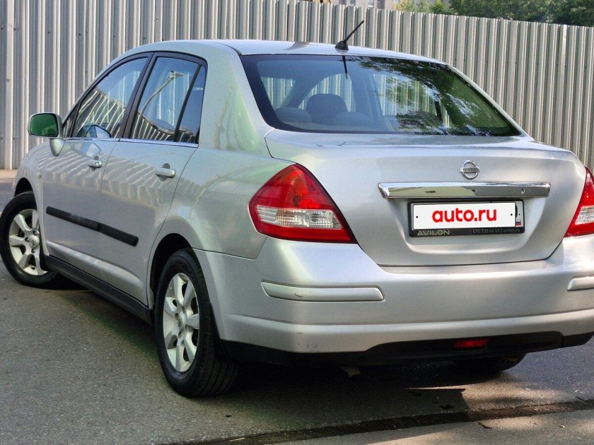Nissan tiida 2008