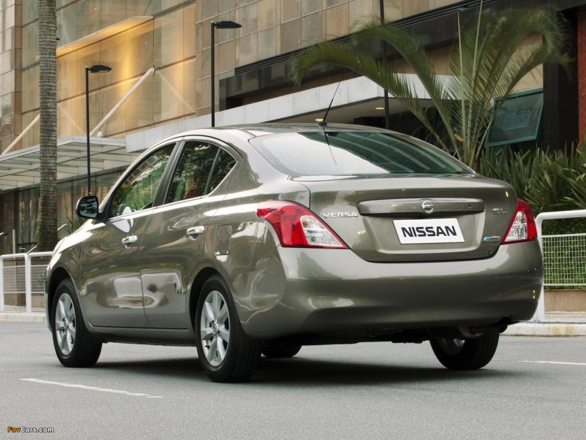 Nissan versa 2012