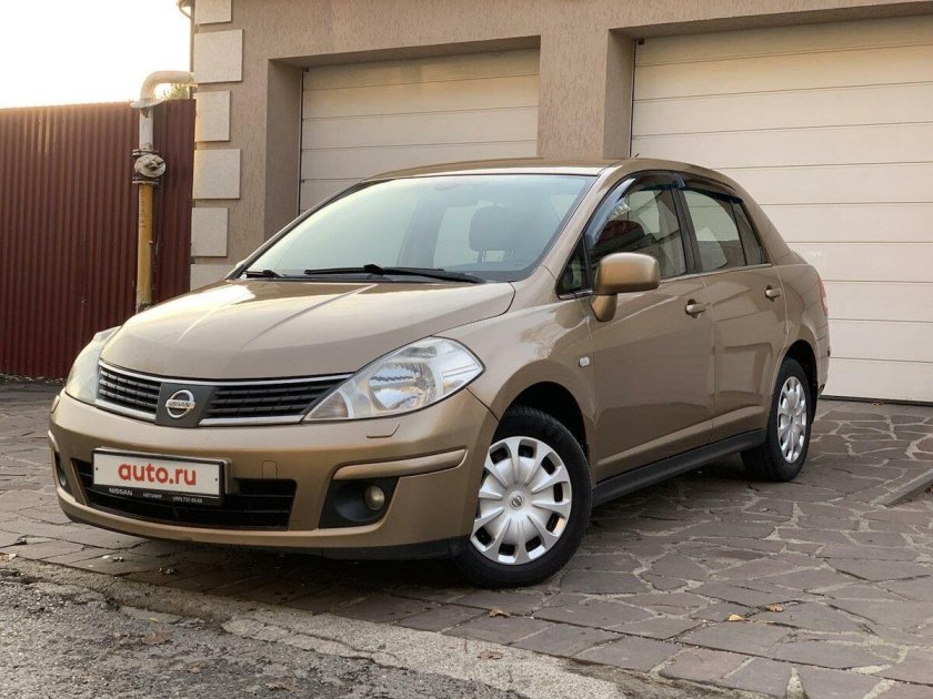 Nissan Tiida 2012