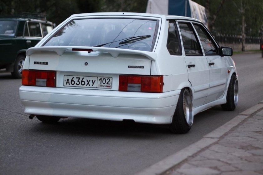 ВАЗ 2114 стенс белая