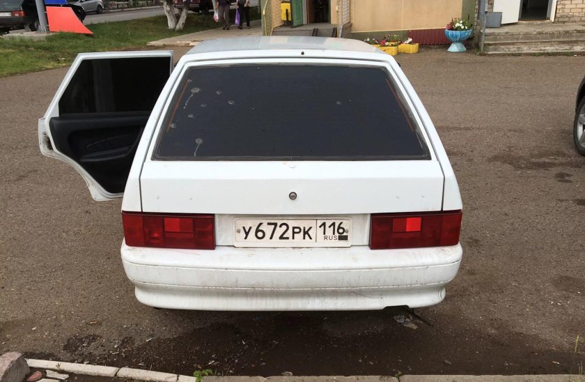 ВАЗ 2114 белая зад