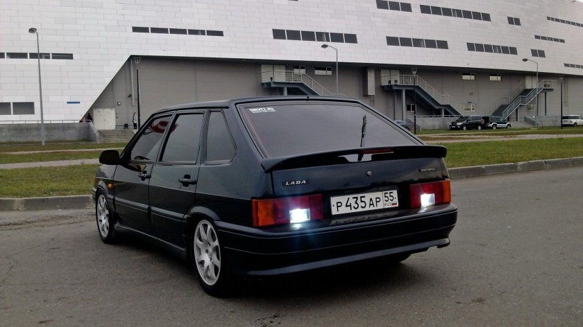 ВАЗ 2114 черная зад