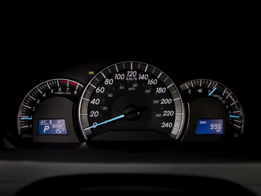 Спидометр Тойота Камри 2.5
