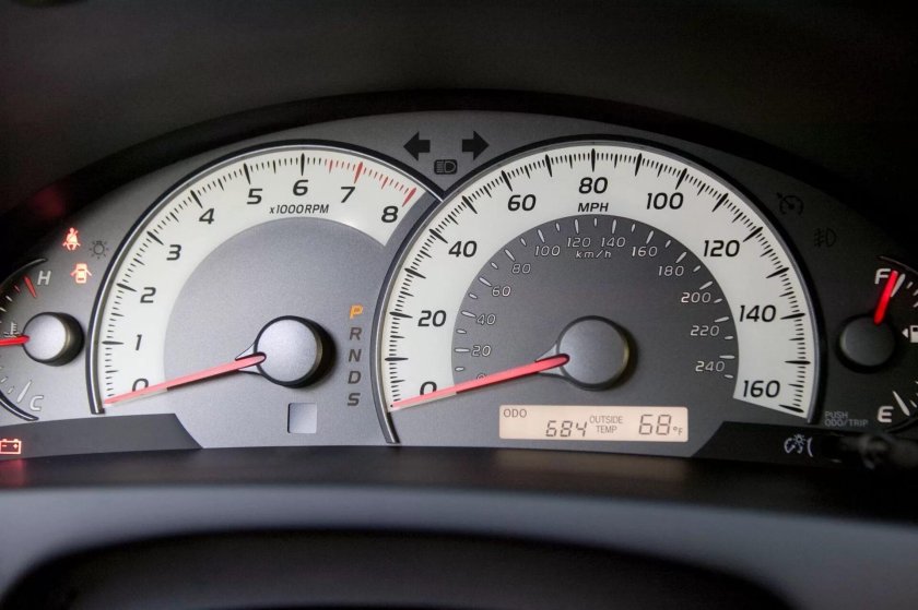 Toyota Camry 2008 приборная панель