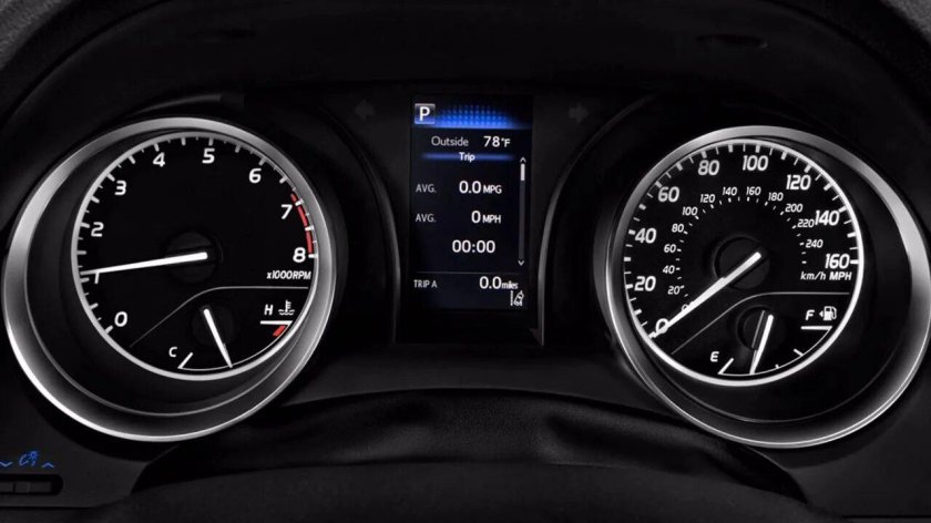 Приборная панель Тойота Камри 70