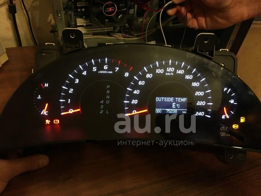 Toyota Camry 40 приборная панель