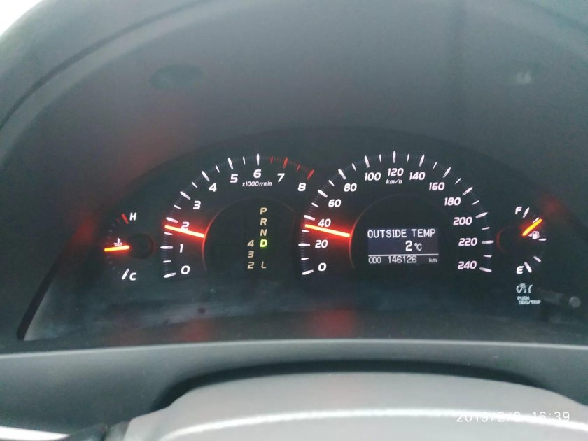 Toyota Camry 40 приборная панель