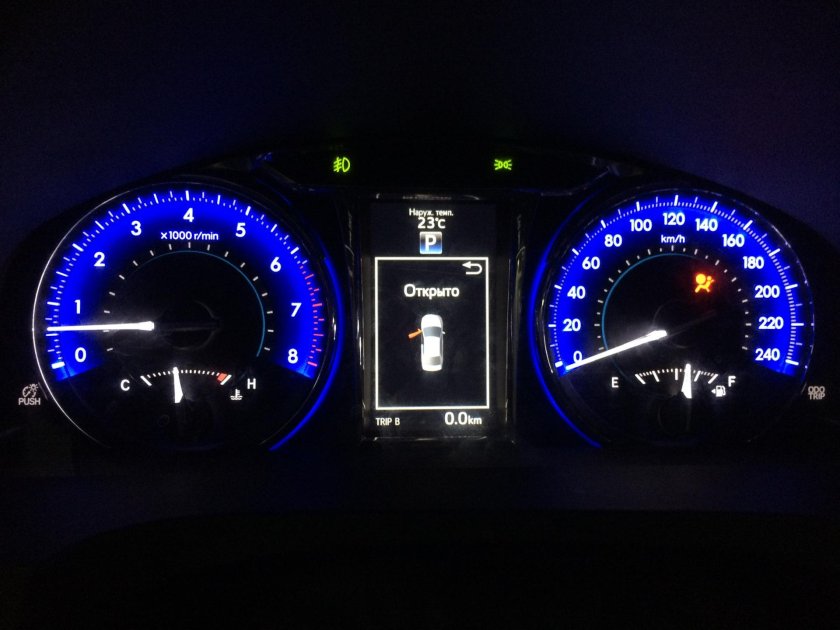 Toyota Camry 55 приборная панель