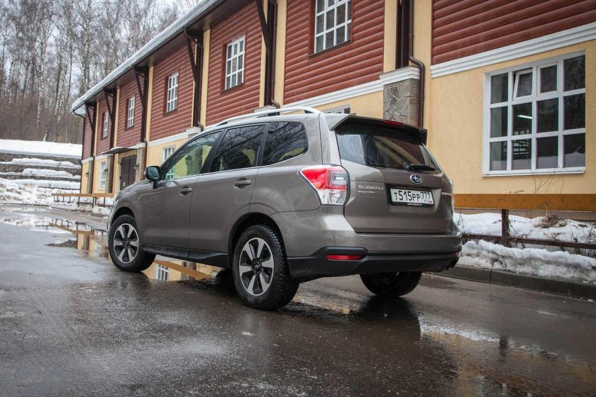 Субару Форестер или рав 4
