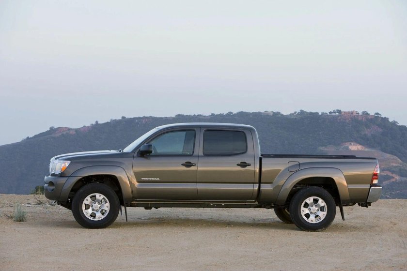Toyota Tacoma 2