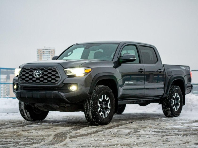 Toyota Tacoma 3