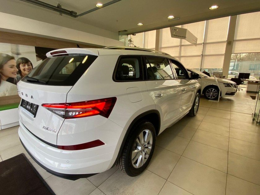 Шкода внедорожник 2022