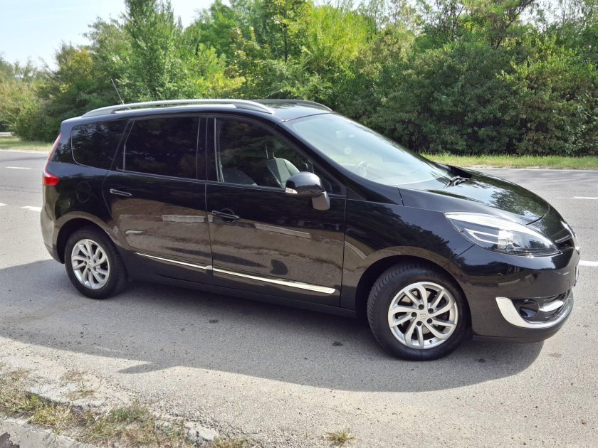 Рено Сценик 7ми местный