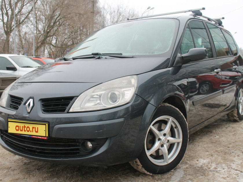 Toyota Avensis Verso 2001-2009