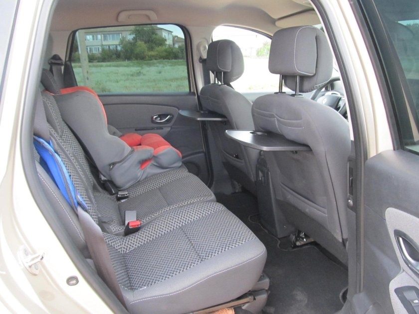 Рено Сценик 7 местный