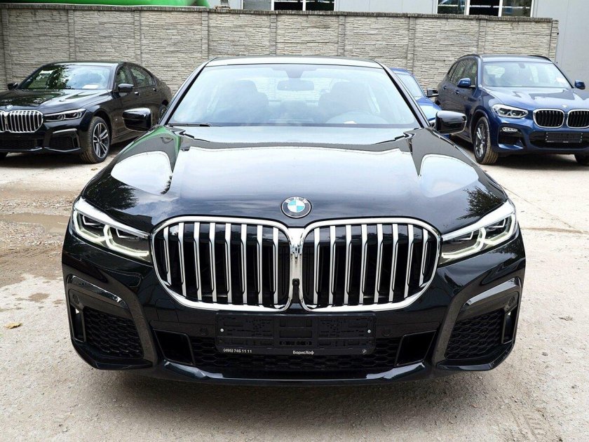 BMW 7 g12 Рестайлинг