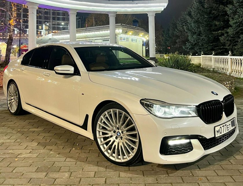 BMW 7 g12 Рестайлинг