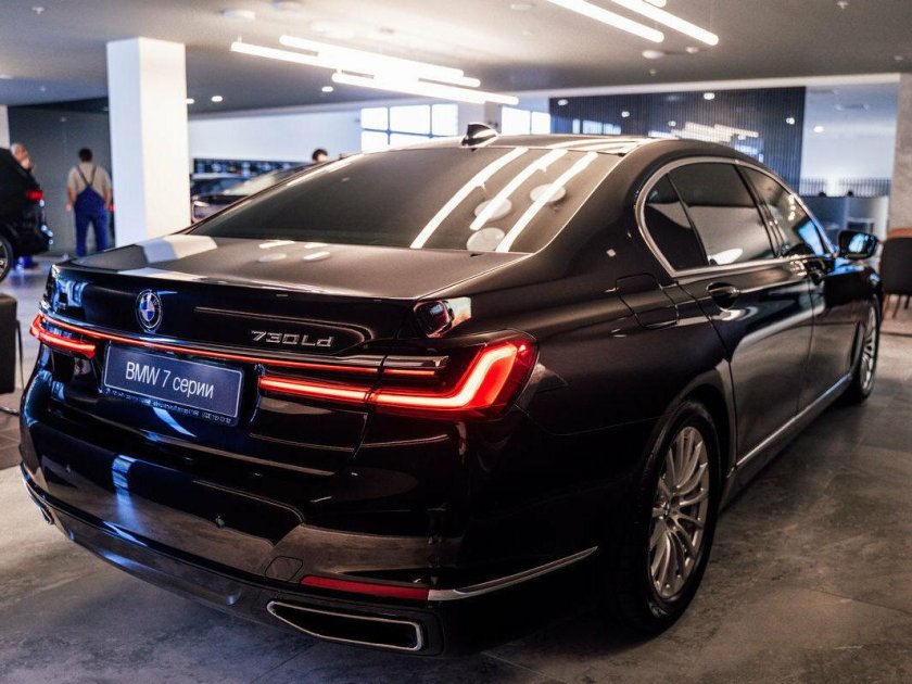 BMW 730i g11