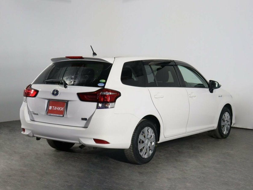 Toyota corolla fielder 2017