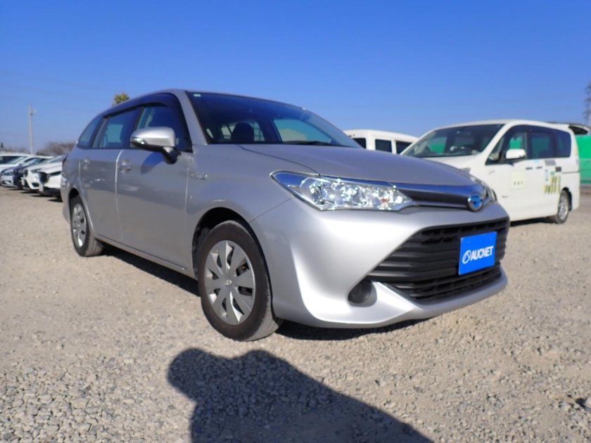 Toyota corolla fielder 2018