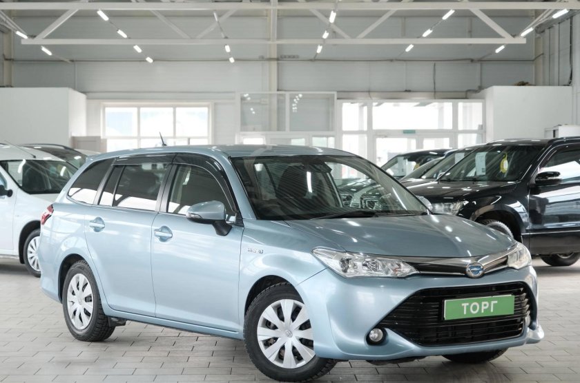 Toyota corolla fielder 2015