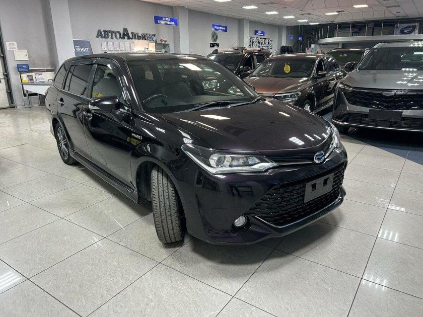 Toyota corolla fielder 2018 hybrid wxb