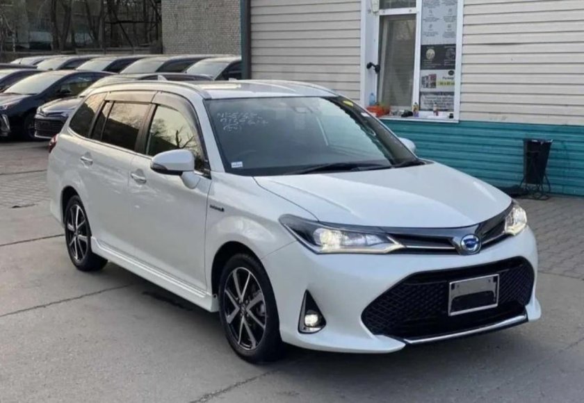 Toyota Corolla Fielder 2018