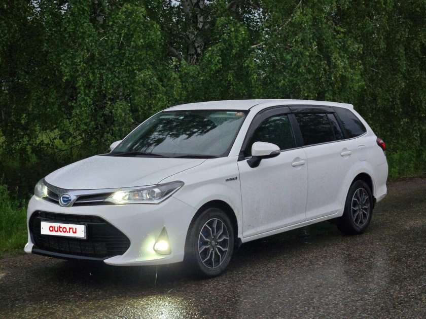 Toyota corolla fielder 2018