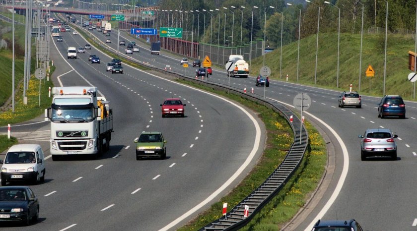 Трасса с машинами