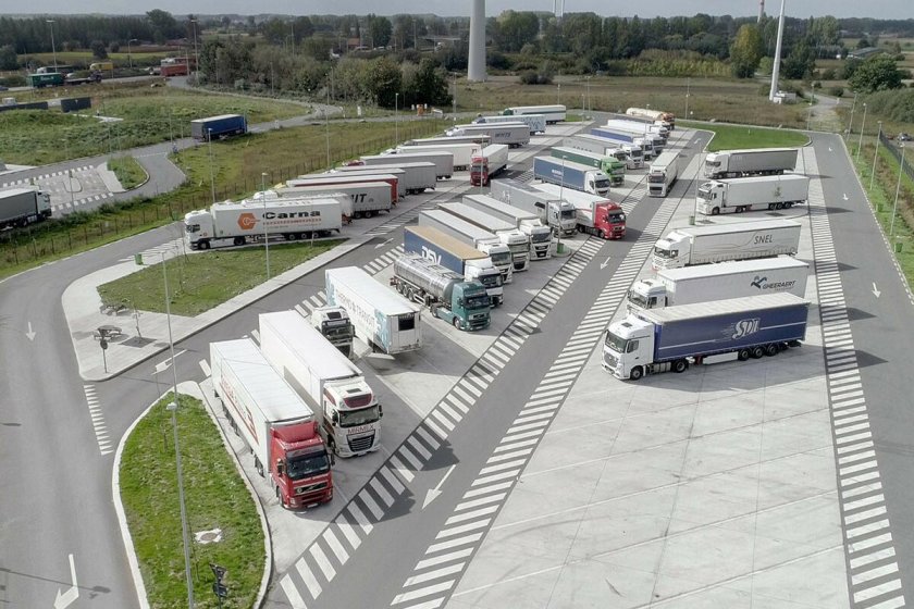 Стоянка грузовиков