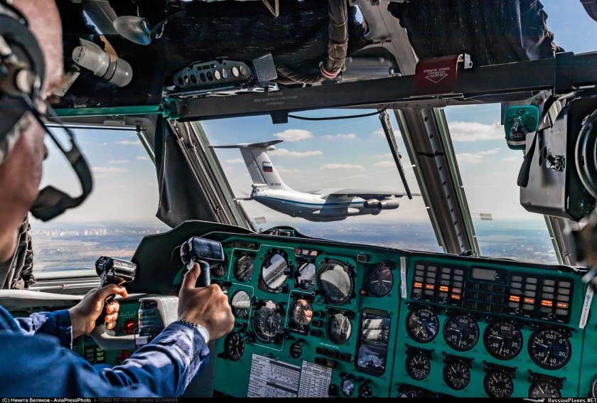 Ил-76 кабина пилотов