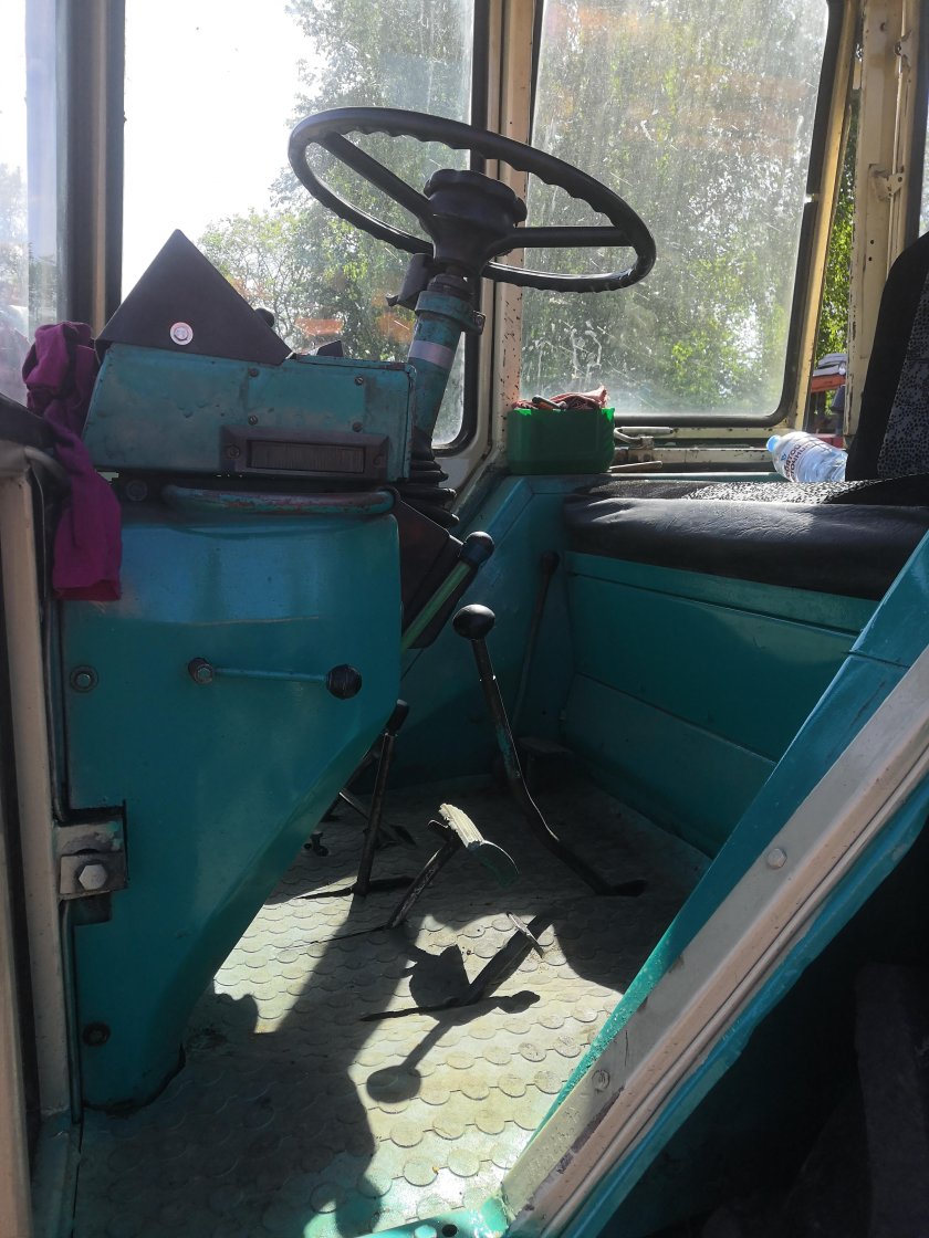 Трактор юмз 6 в кабине