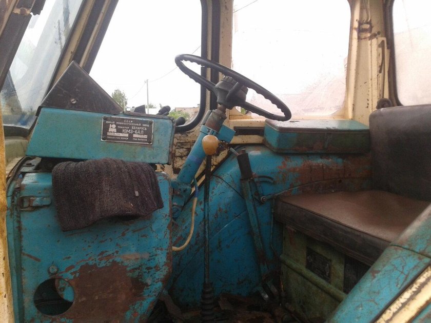 Трактор ЮМЗ 6 В кабине